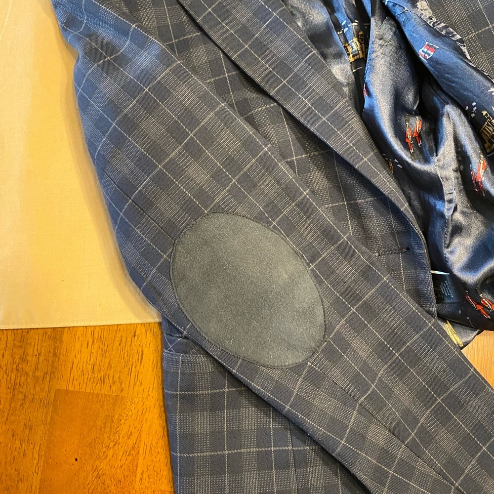 Savile Row. Women’s navy and gray plaid blazer with elbow patch’s. Size medium - Picture 11 of 15